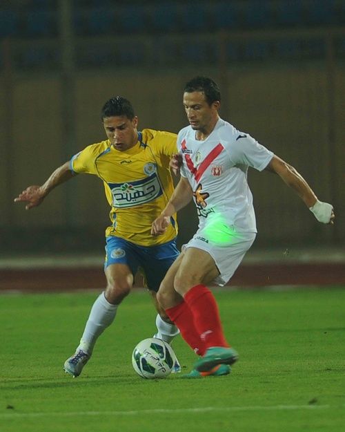 الليزر واضح على أحد لاعبي بلوزداد