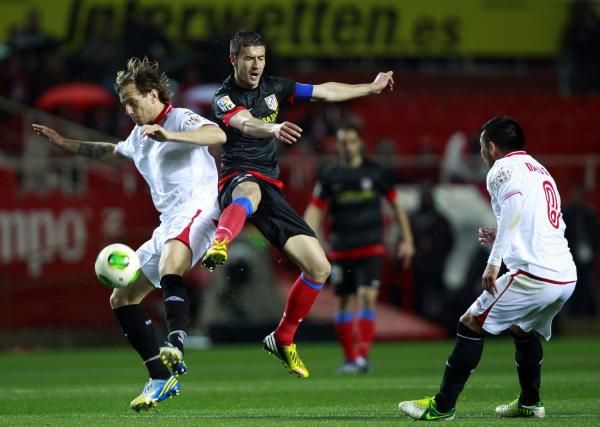 2013-02-27t225200z_1558237849_gm1e92s0j0m01_rtrmadp_3_soccer-spain-cup_reuters