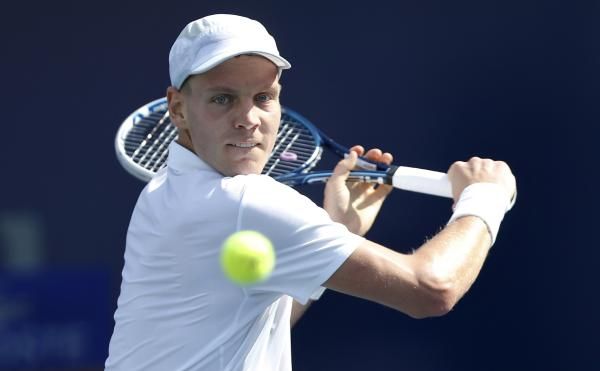 2013-02-27t113004z_373600160_gm1e92r1i4901_rtrmadp_3_tennis-mens-dubai_reuters