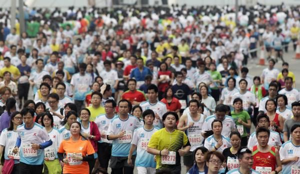 2013-02-24t033746z_1082888652_gm1e92o0w9d01_rtrmadp_3_hongkong-marathon_reuters