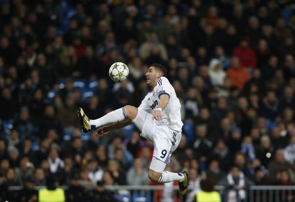 2012-12-04t204310z_1247926910_gm1e8c50d3001_rtrmadp_3_soccer-champions_reuters