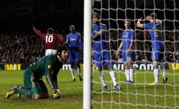 2013-02-21t211653z_373591627_gm1e92m0ejx01_rtrmadp_3_soccer-europa_reuters