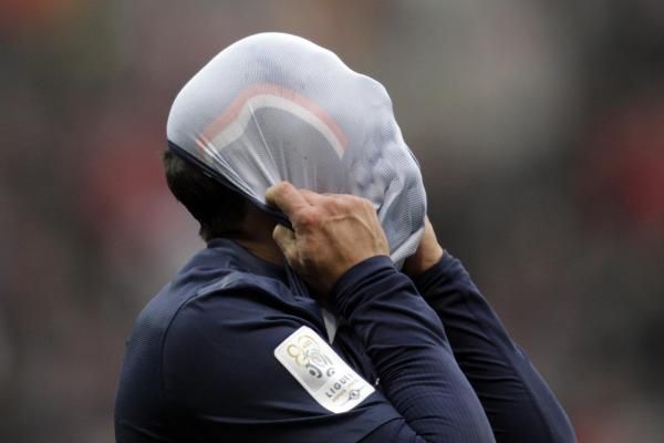 ازيكوييل لافيتزي لاعب سان جيرمان غير مصدق الخسارة