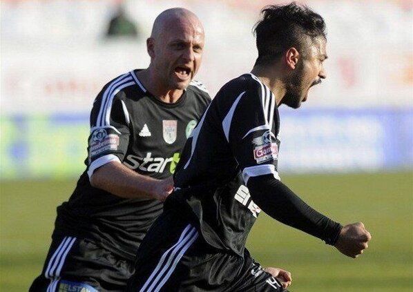 المشعان محتفلا بتسجيله في مرمى تبليتسه أمس