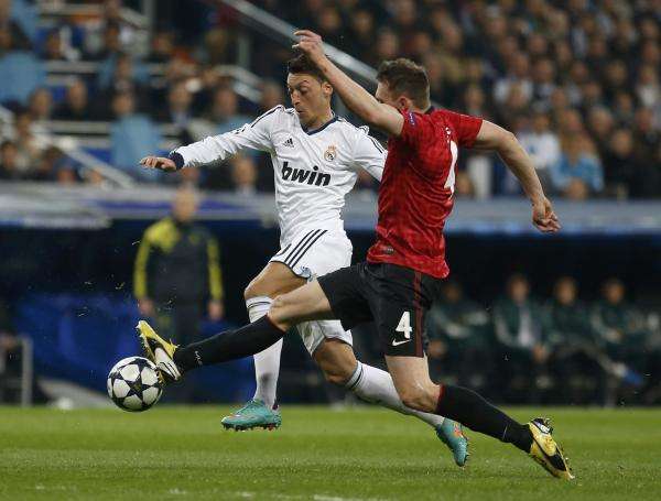 2013-02-13t211228z_1270537614_lr1e92d1mwhzr_rtrmadp_3_soccer-champions_reuters