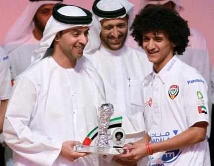 هزاع بن زايد يكرم عمر عبد الرحمن