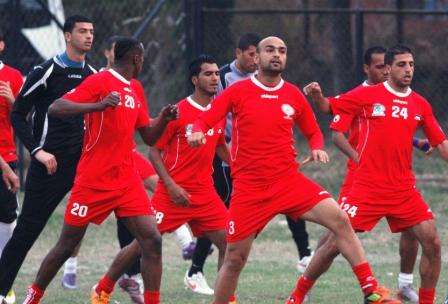 لاعبو فلسطين خلال تدريبات اليوم