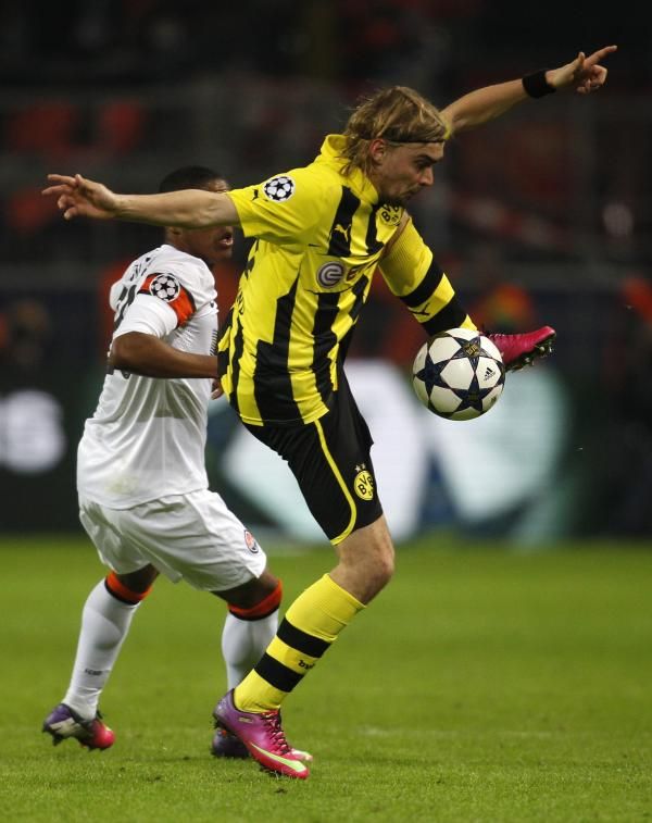 2013-03-05t213320z_1284891136_gm1e9360fdb01_rtrmadp_3_soccer-champions-dortmund_reuters