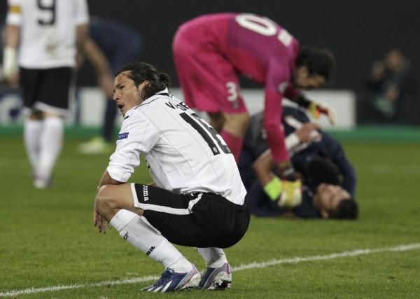 2013-03-06t214942z_1126861848_lr2e9361omjbq_rtrmadp_3_soccer-champions_reuters