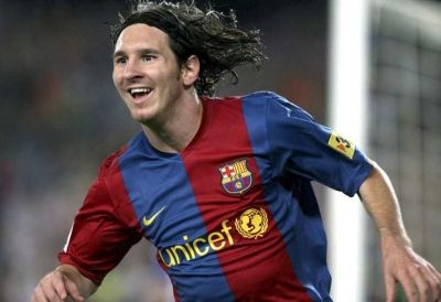 ليو ميسي سجل هدفي برشلونة احدهما باليد