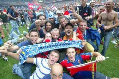 فرحة مزدوجة بين جماهير جنوى ونابولي