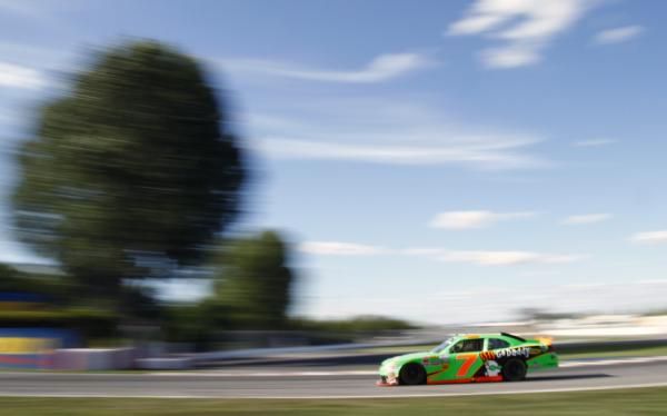 2012-08-18t232959z_1372087043_gm1e88j0ksw01_rtrmadp_3_motorracing-nascar_reuters