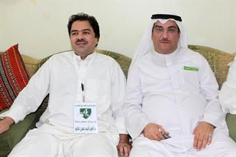 جمال الكاظمي رئيس العربي بجوار نائبه عبدالعزيز عاشور
