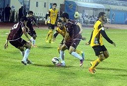  جانب من المباراة بين القادسية والنصر