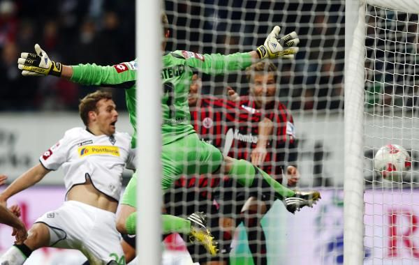 2013-03-01t213658z_1691487536_gm1e9320fji01_rtrmadp_3_soccer-germany_reuters