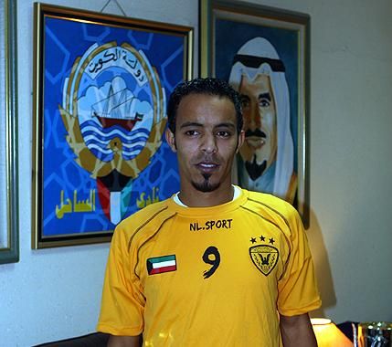 احمد عجب في قميص القادسية 