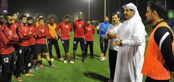 رئيس نادي الجيش خلال لقائه باللاعبين