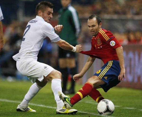 2012-10-16t201848z_316443432_gm1e8ah0byi02_rtrmadp_3_soccer-world_reuters