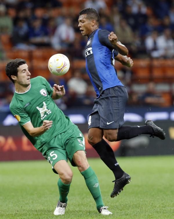 2012-09-20t204339z_1952669236_gm1e89l0d1c01_rtrmadp_3_soccer-europa_reuters