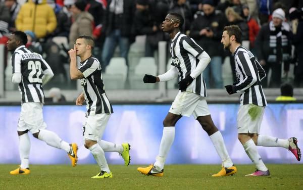 2013-02-24t160540z_1442269491_gm1e92p008f01_rtrmadp_3_soccer-italy_reuters