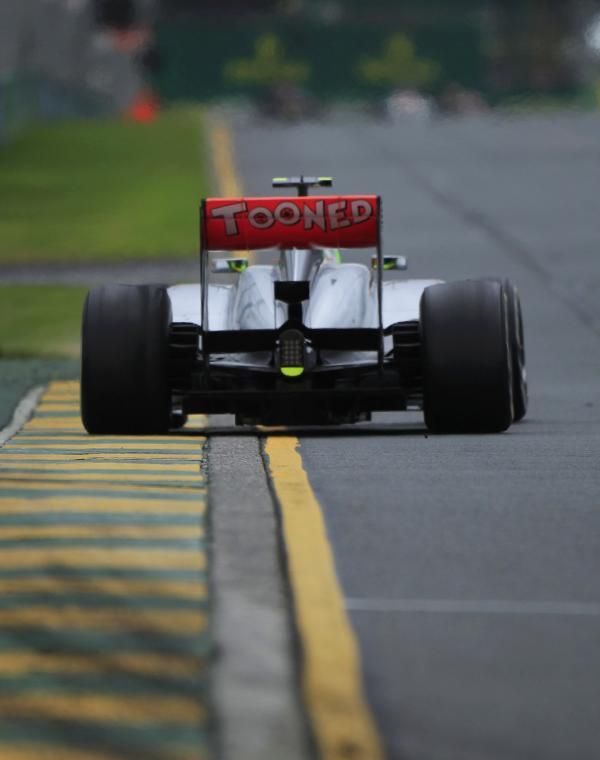 2013-03-17t073317z_1081315729_sr1e93h0kzd2s_rtrmadp_3_motor-racing-prix_reuters