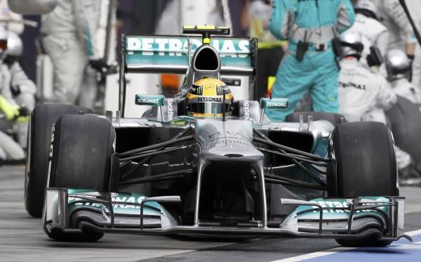 2013-03-17t092519z_994131159_sr1e93h0q624u_rtrmadp_3_motor-racing-prix_reuters