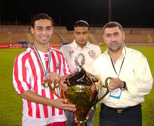 مدرب شباب الاردن نزار محروس ونجم اللقاء المحترف السوري احمد العمير وبعدســــة كوورة 
