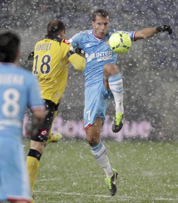 2013-01-13t213351z_1883638333_gm1e91e0fdt01_rtrmadp_3_soccer-france_reuters