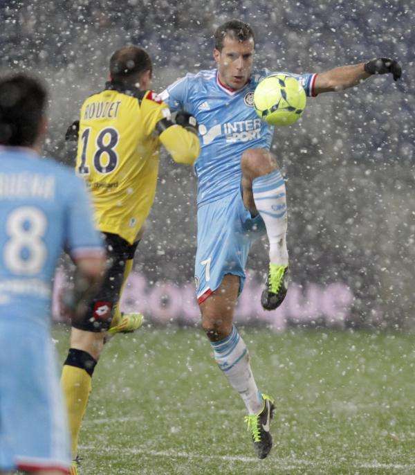 2013-01-13t213351z_1883638333_gm1e91e0fdt01_rtrmadp_3_soccer-france_reuters