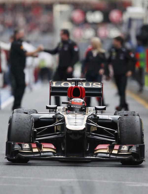 2013-03-17t083011z_1702111147_sr1e93h0nm640_rtrmadp_3_motor-racing-prix_reuters