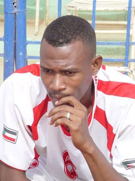 مهاجم المنتخب السوداني مدثر كاريكا