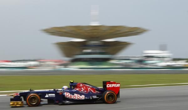 2013-03-22t033951z_771204726_sr1e93m0a5v6w_rtrmadp_3_motor-racing-prix_reuters
