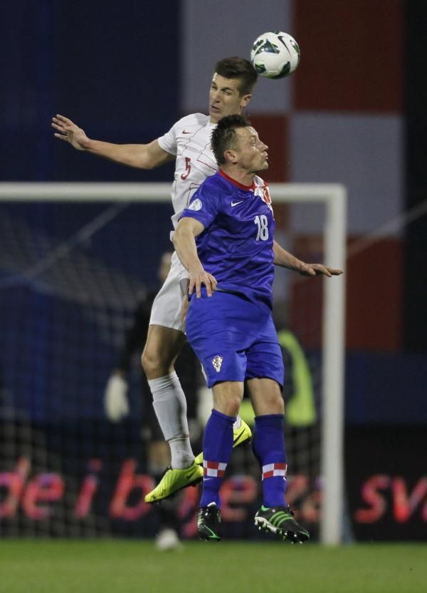 2013-03-22t200201z_33002824_gm1e93n0as401_rtrmadp_3_soccer-world_reuters