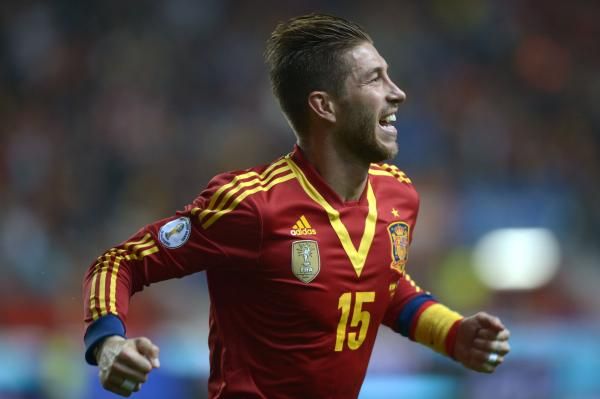 راموس يحتفل بهدف التقدم