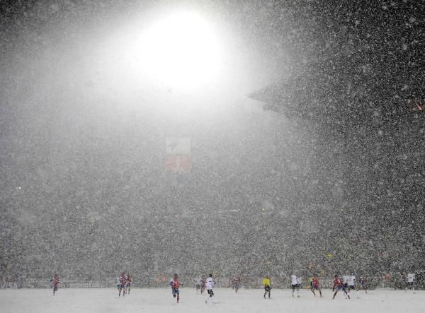 2013-03-23t052602z_1312849487_gm1e93n117k01_rtrmadp_3_soccer-world_reuters