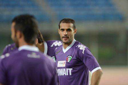 بدر المطوع خلال مشاركته في تدريب الازرق إستعدادا لإيران