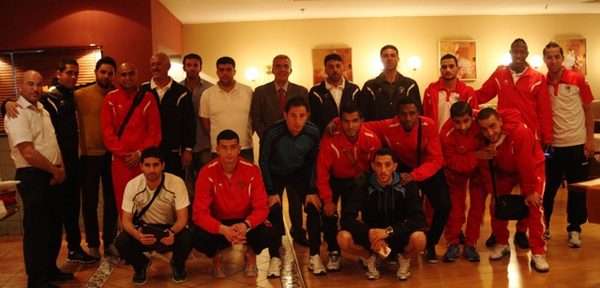 بعثة المنتخب مع السفير الفلسطيني