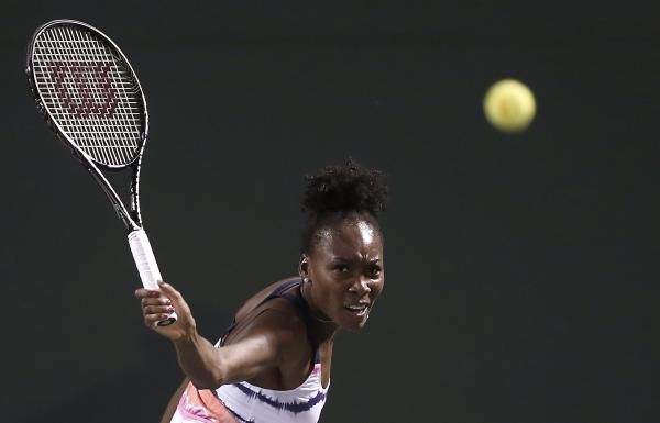 2013-03-22t002807z_2026457784_gm1e93m0naz01_rtrmadp_3_tennis-women_reuters