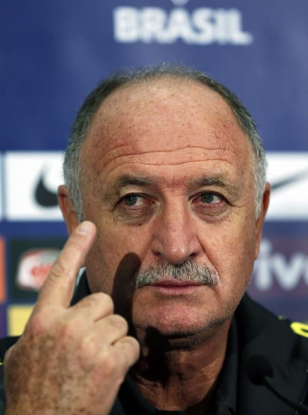 2013-02-05t123716z_259010476_gm1e9251l0l01_rtrmadp_3_soccer-friendly-brazil_reuters