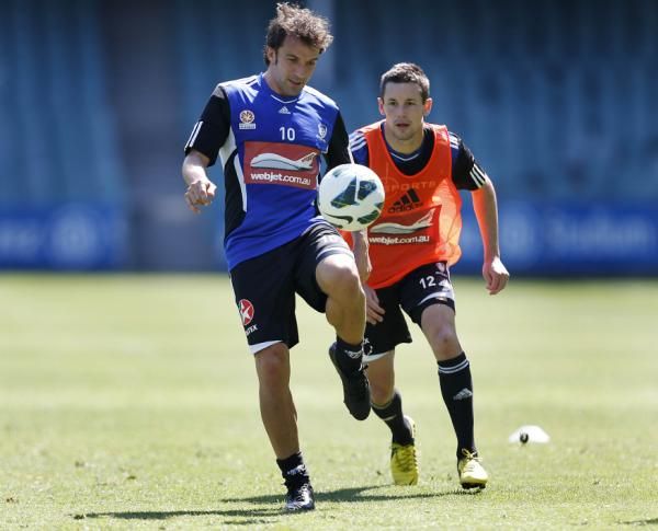 2012-09-18t023247z_5997330_gm1e89i0t9q01_rtrmadp_3_soccer-australia-del-piero_reuters