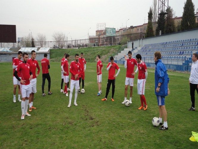 من تدريب منتخب لبنان في طشقند اليوم