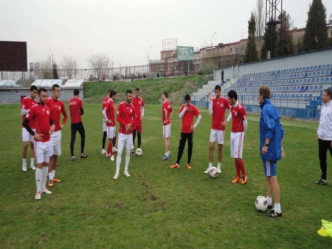من تدريب منتخب لبنان في طشقند اليوم