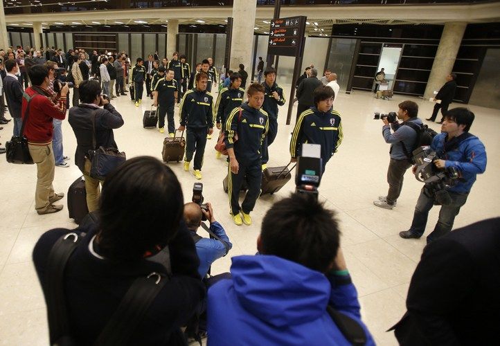 من وصول المنتخب الياباني لمطار الملكة علياء بالأردن قبل قليل