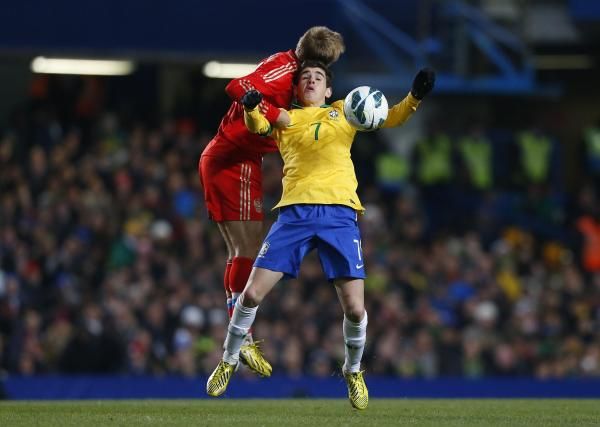 2013-03-25t210117z_1228014344_gm1e93q0dw401_rtrmadp_3_soccer-friendly_reuters