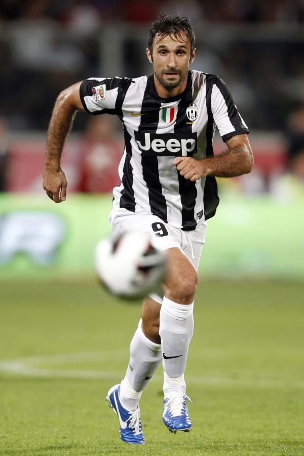 2012-09-25t205738z_1078020094_gm1e89q0dr201_rtrmadp_3_soccer-italy_reuters