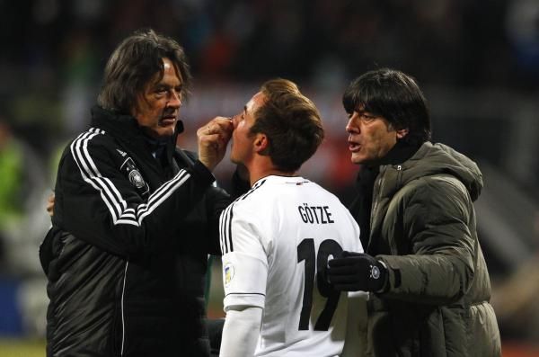 2013-03-26t203952z_9650987_bm2e93q1o3e01_rtrmadp_3_soccer-world_reuters