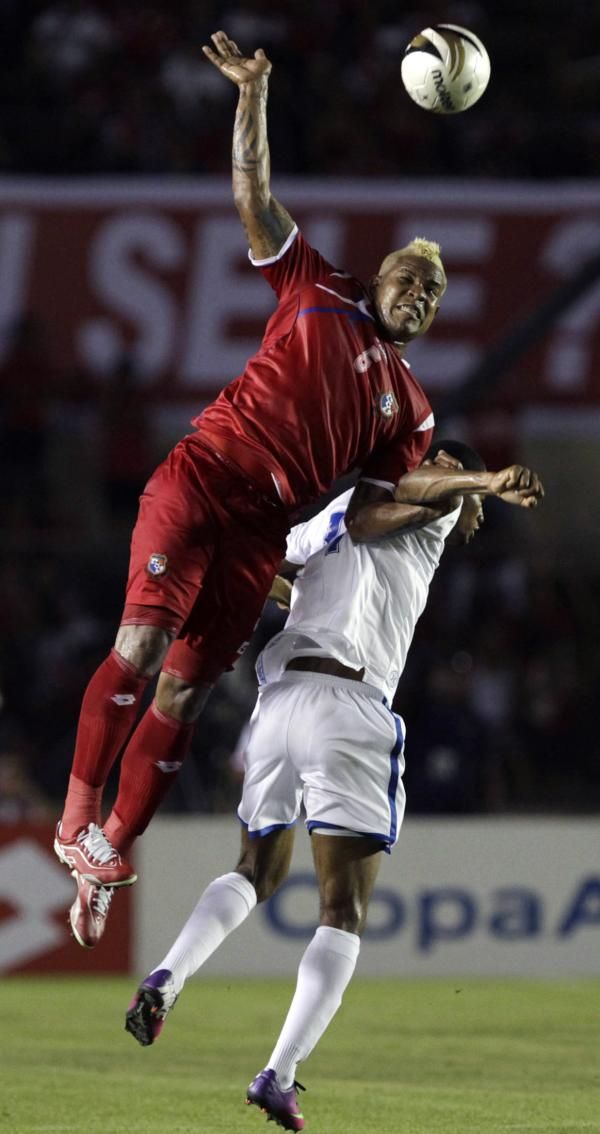 2013-03-27t031556z_1812714624_gm1e93r0v4901_rtrmadp_3_soccer-world_reuters