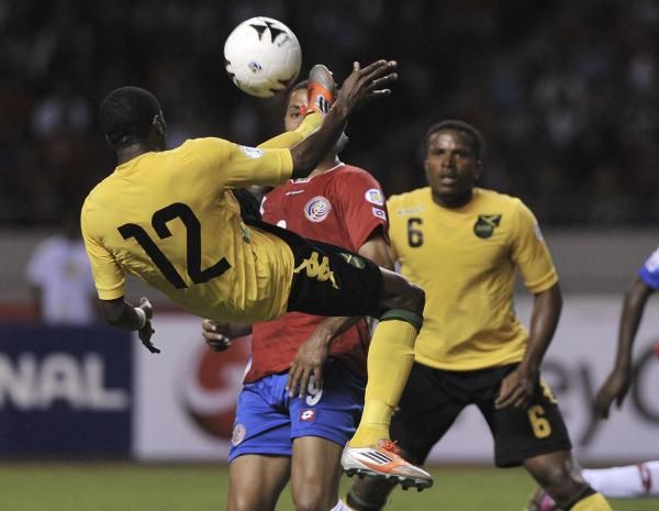 2013-03-27t043146z_682366287_gm1e93r0yqf01_rtrmadp_3_soccer-world_reuters