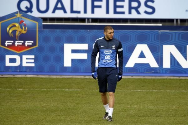 2013-03-21t184632z_965974094_pm1e93l1hf401_rtrmadp_3_soccer-world-france_reuters