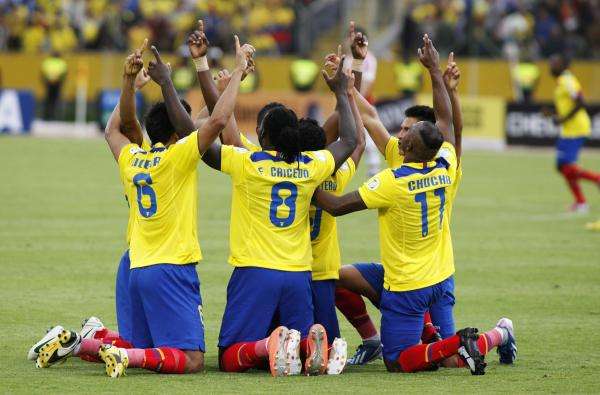 2013-03-26t230938z_163516773_gm1e93r0jeg01_rtrmadp_3_soccer-world_reuters